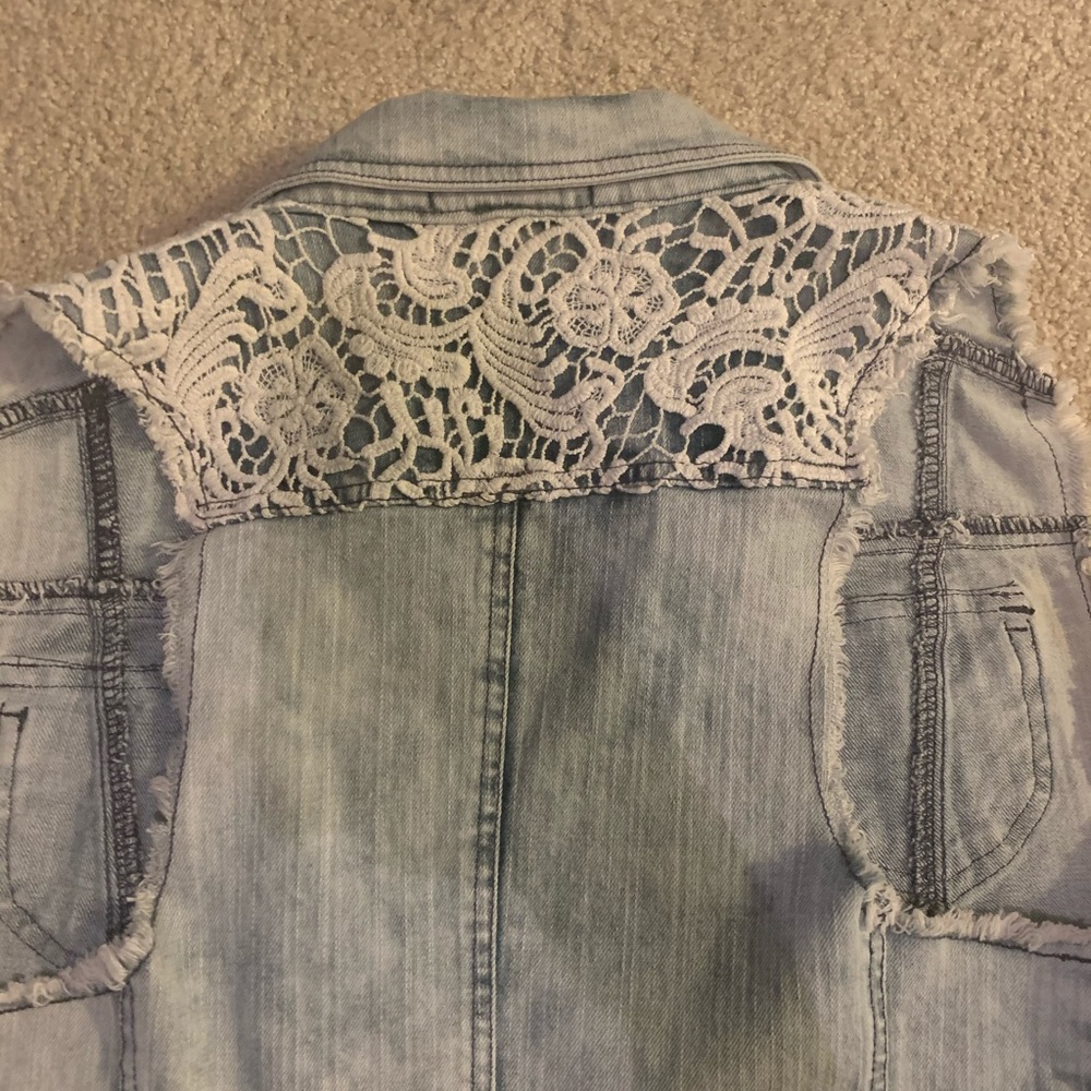 Jean Vest - Picture 6 of 7